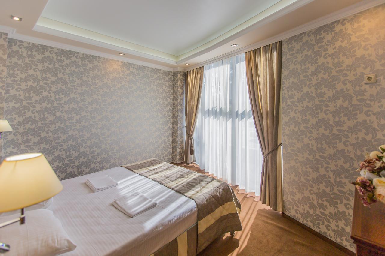 Grand Hotel กากรา ภายนอก รูปภาพ