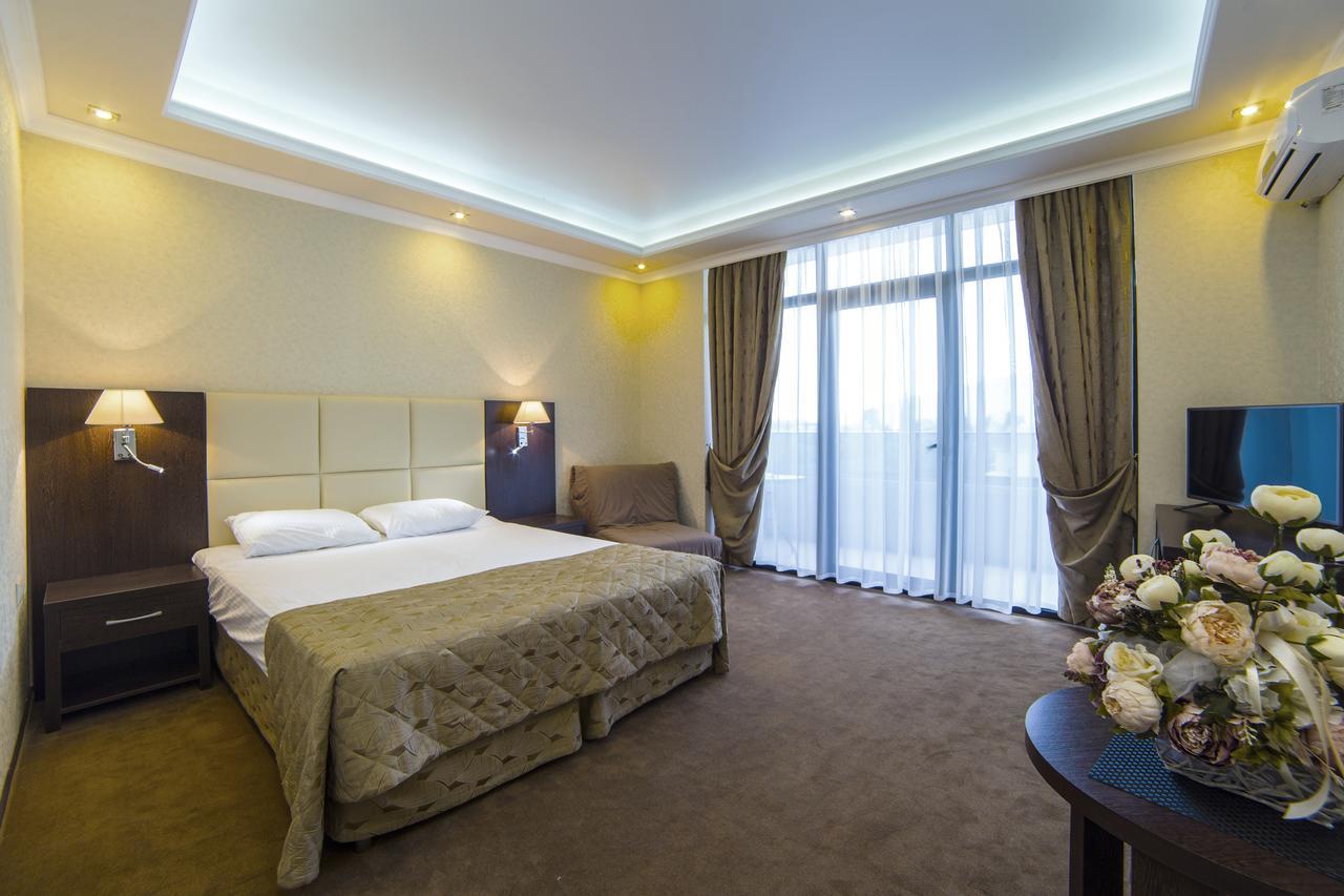 Grand Hotel กากรา ภายนอก รูปภาพ