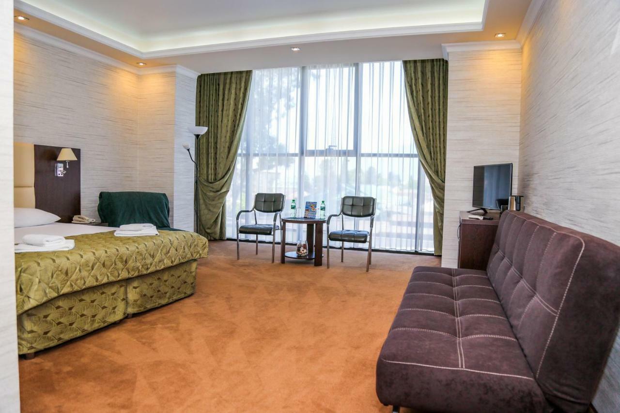 Grand Hotel กากรา ภายนอก รูปภาพ