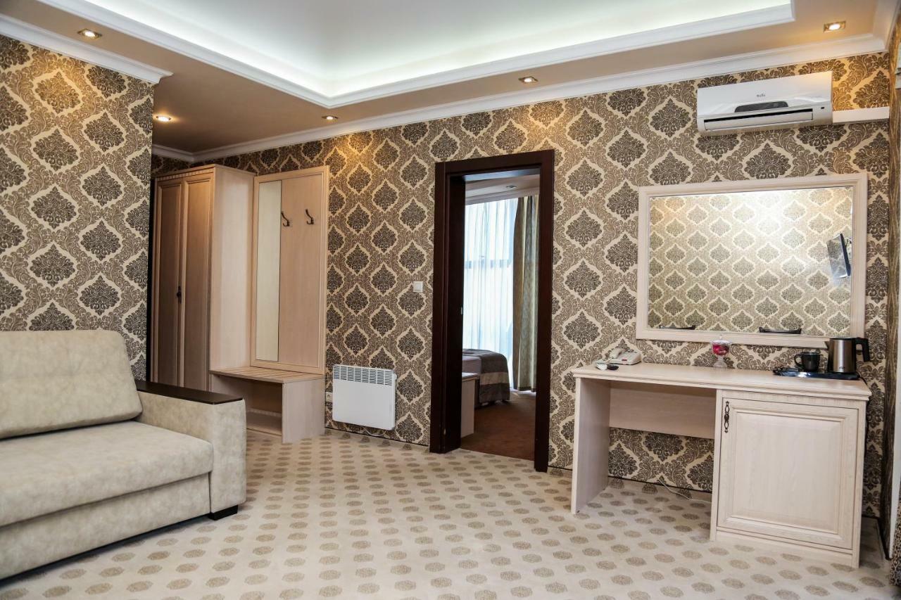 Grand Hotel กากรา ภายนอก รูปภาพ